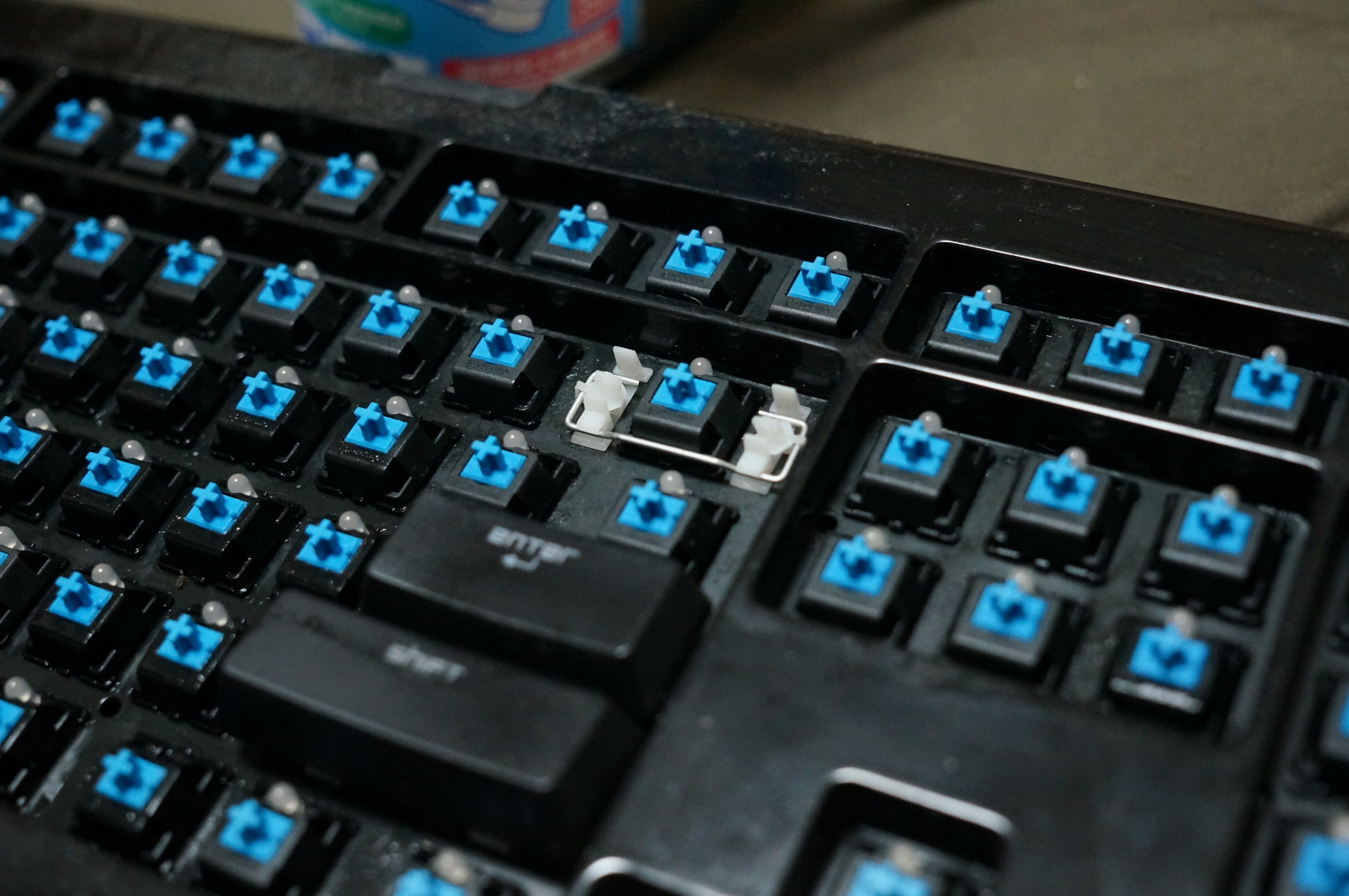 Razer BlackWidow Ultimate をみがく Razer BlackWidow Ultimate をみがく